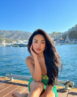 Jules Aurora feet photo thumbnail