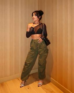 Jules Aurora feet photo thumbnail