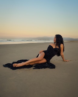 Jules Aurora feet photo thumbnail