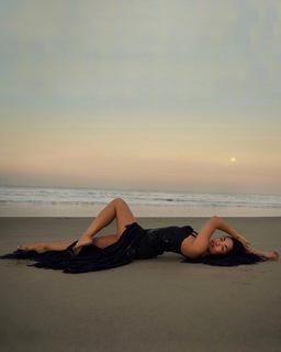 Jules Aurora feet photo thumbnail