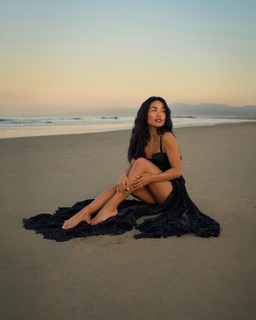 Jules Aurora feet photo thumbnail