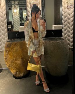 Jules Aurora feet photo thumbnail