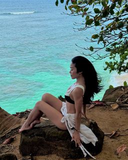 Jules Aurora feet photo thumbnail