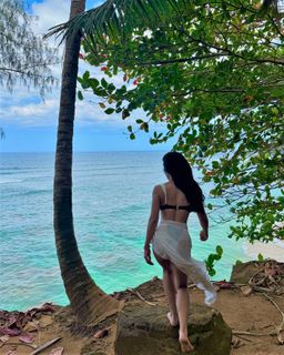 Jules Aurora feet photo thumbnail