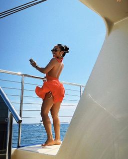 Jules Aurora feet photo thumbnail