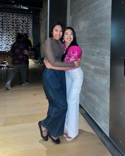 Jules Aurora feet photo thumbnail