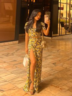 Jules Aurora feet photo thumbnail