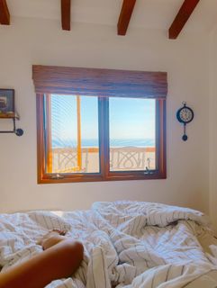 Jules Aurora feet photo thumbnail