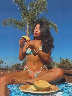 Jules Aurora feet photo thumbnail