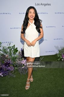 Jules Aurora feet photo thumbnail