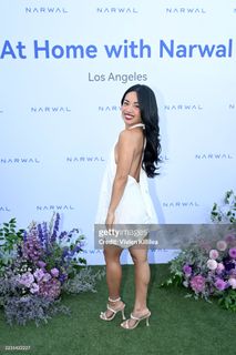 Jules Aurora feet photo thumbnail