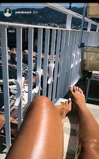 Jules Breach feet photo 9