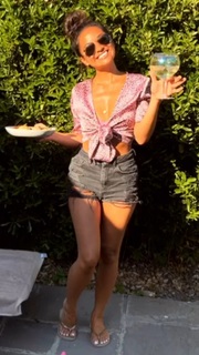 Jules Breach feet photo 6