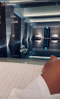 Jules Breach feet photo 9