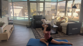 Jules LeBlanc feet photo thumbnail