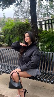 Jules LeBlanc feet photo thumbnail