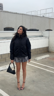 Jules LeBlanc feet photo thumbnail