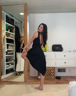 Jules LeBlanc feet photo thumbnail