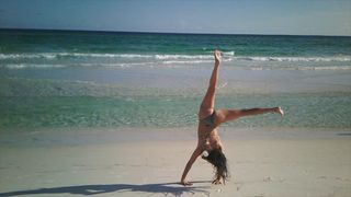 Jules LeBlanc feet photo thumbnail