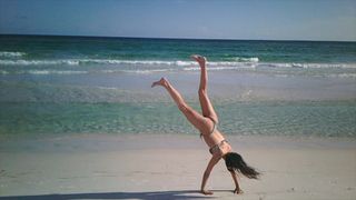 Jules LeBlanc feet photo thumbnail