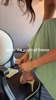 Jules LeBlanc feet photo thumbnail