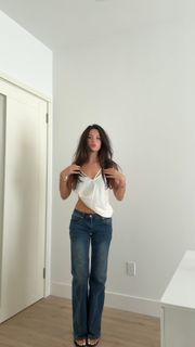 Jules LeBlanc feet photo thumbnail