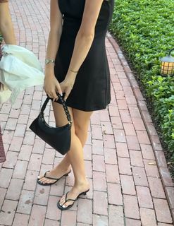 Jules LeBlanc feet photo thumbnail