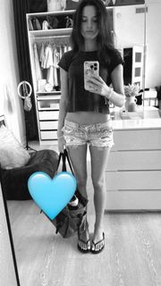 Jules LeBlanc feet photo 1