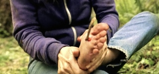 Jules Willcox feet photo 3