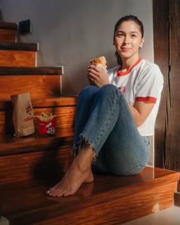 Julia Barretto feet photo 14