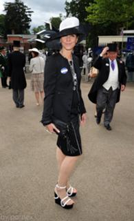 Julia Bradbury feet photo 12
