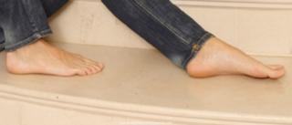 Julia Bradbury feet photo 17