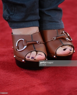 Julia Bradbury feet photo 4