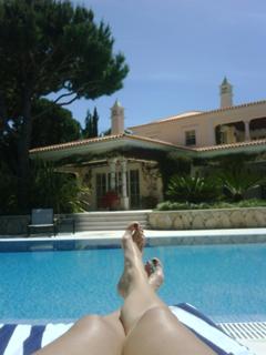 Julia Bradbury feet photo 4