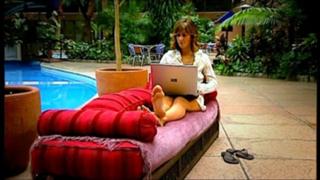 Julia Bradbury feet photo 2