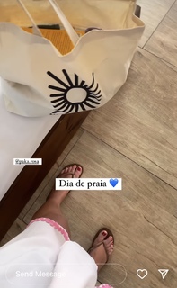 Julia Cardones feet photo 2