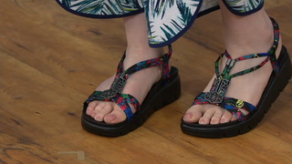 Julia Cearley feet photo 2