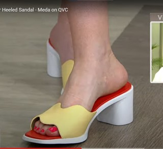 Julia Cearley feet photo 8