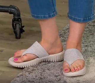Julia Cearley feet photo 5