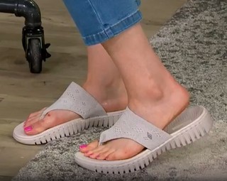 Julia Cearley feet photo 3