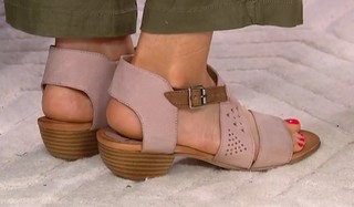 Julia Cearley feet photo 12