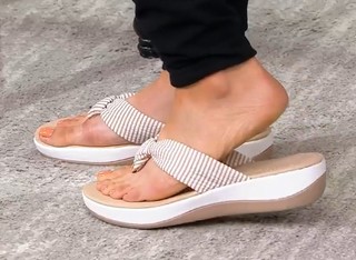 Julia Cearley feet photo 2