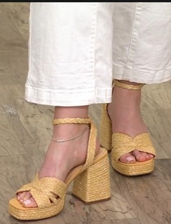 Julia Cearley feet photo 4