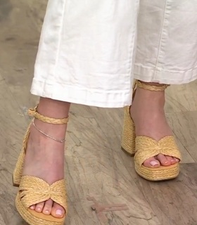 Julia Cearley feet photo 3