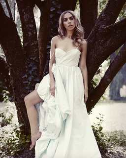 Julia Dietze feet photo thumbnail