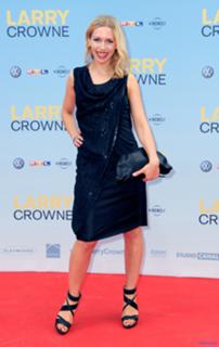 Julia Dietze feet photo thumbnail