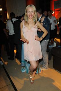 Julia Dietze feet photo thumbnail