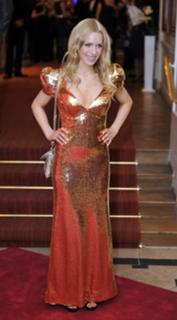 Julia Dietze feet photo thumbnail