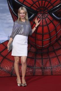 Julia Dietze feet photo thumbnail