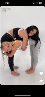 Julia Filippo feet photo thumbnail